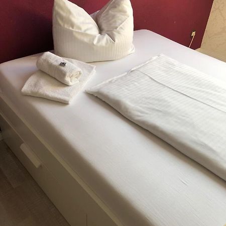 Hotel & Restaurant Arnoldusklause Düren - Eifel エクステリア 写真