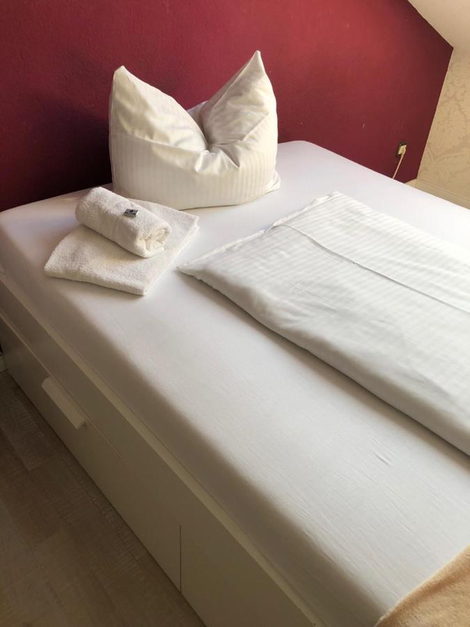 Hotel & Restaurant Arnoldusklause Düren - Eifel エクステリア 写真