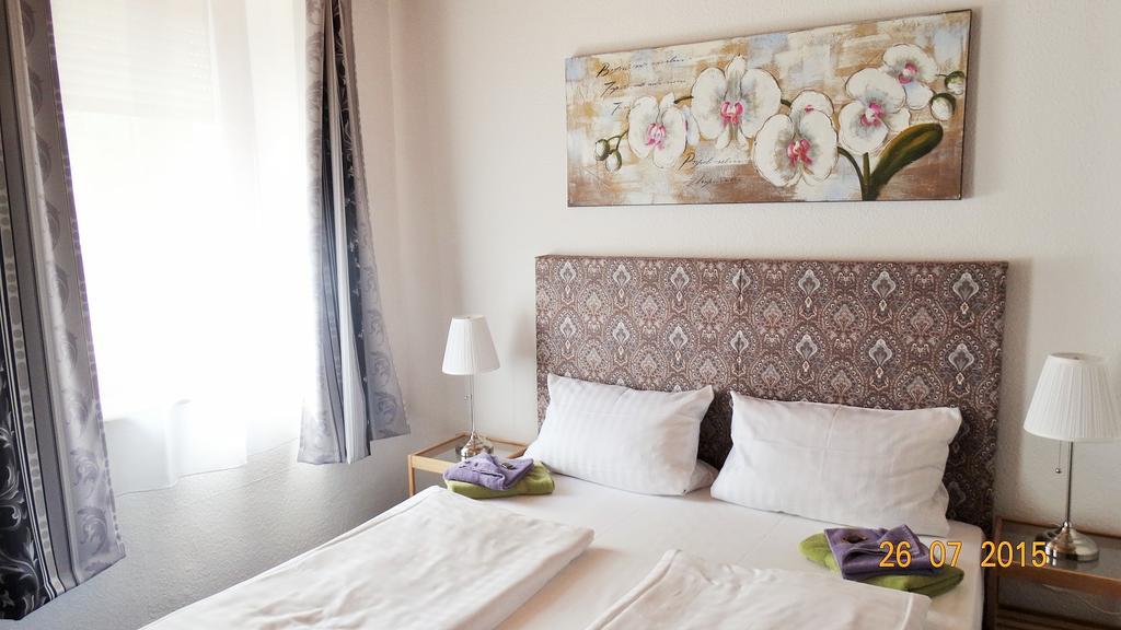 Hotel & Restaurant Arnoldusklause Düren - Eifel 部屋 写真