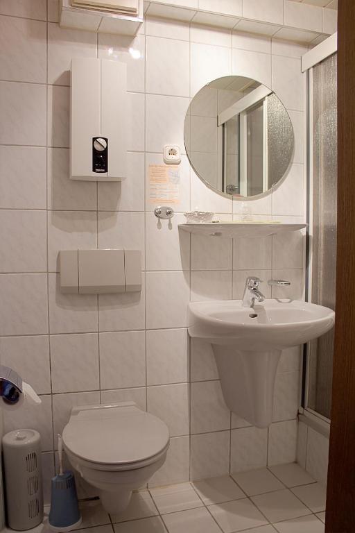 Hotel & Restaurant Arnoldusklause Düren - Eifel 部屋 写真